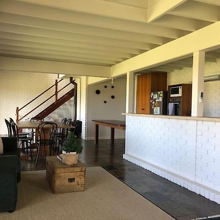 Peterborough Beach House Bagian luar foto