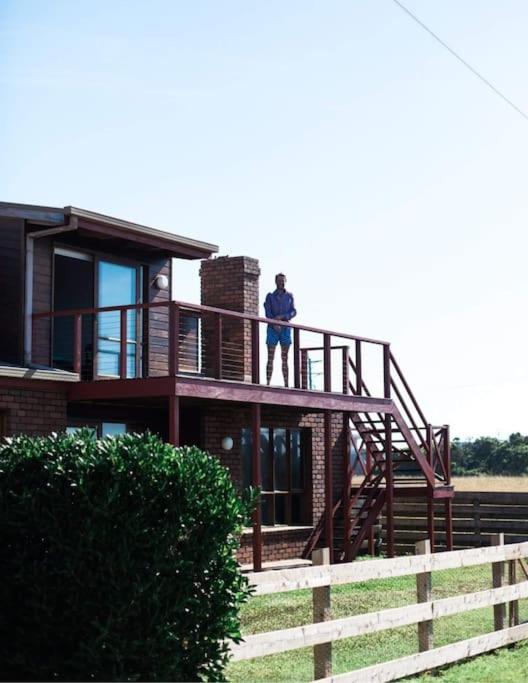 Peterborough Beach House Bagian luar foto