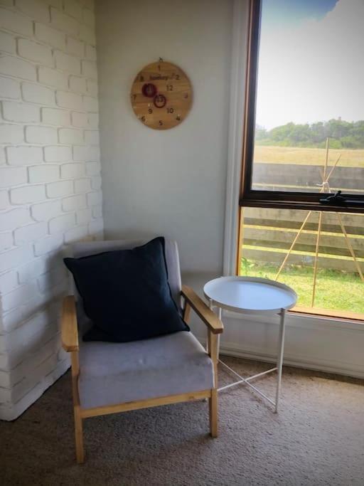 Peterborough Beach House Bagian luar foto