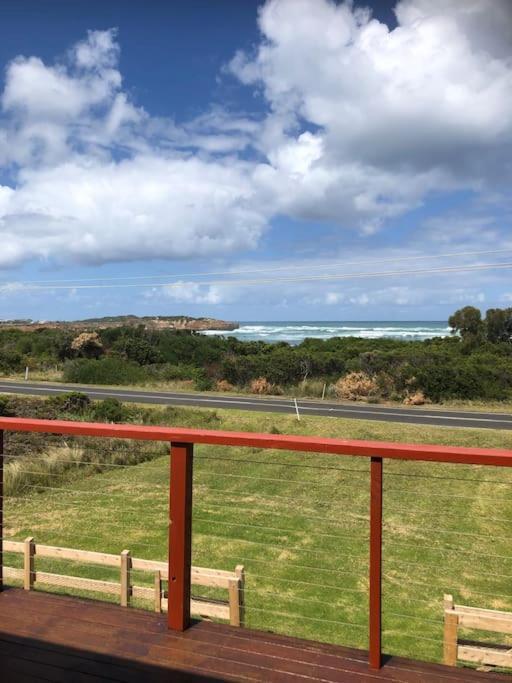 Peterborough Beach House Bagian luar foto