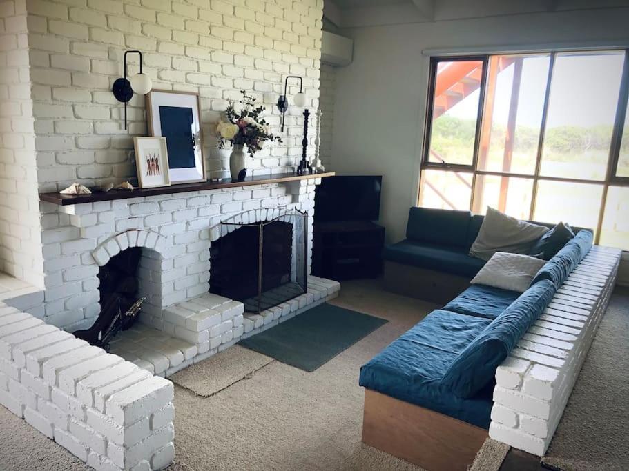 Peterborough Beach House Bagian luar foto